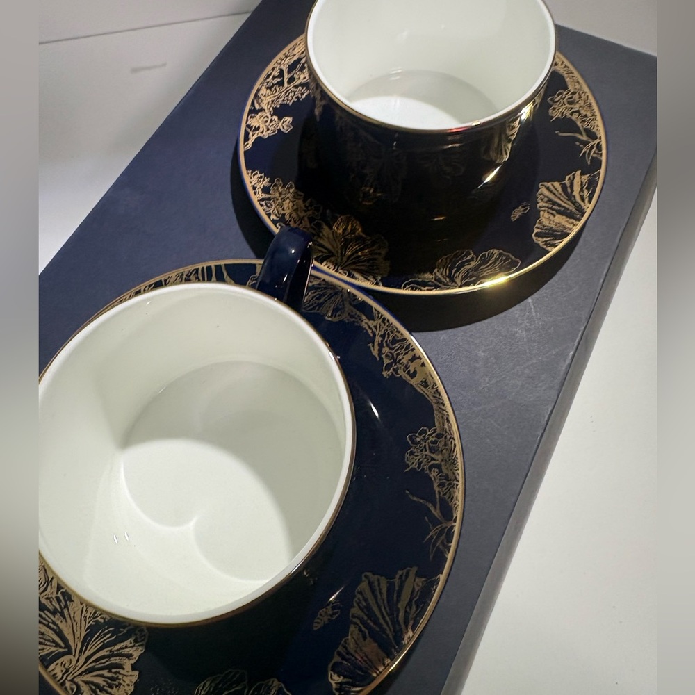 GUERLAIN Gift Porcelain Cups with Saucer Set - Picture 10 of 11